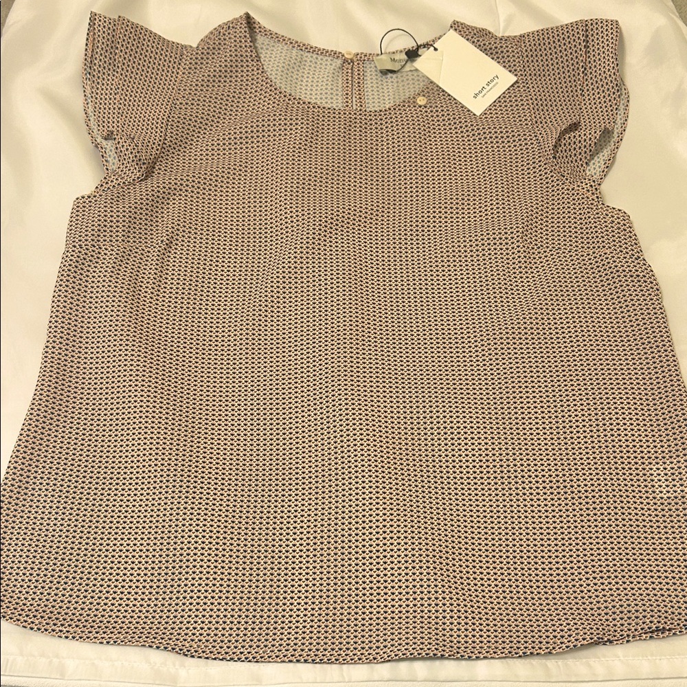 Monteri Round Neck Butterfly Sleeves.  New With Tags